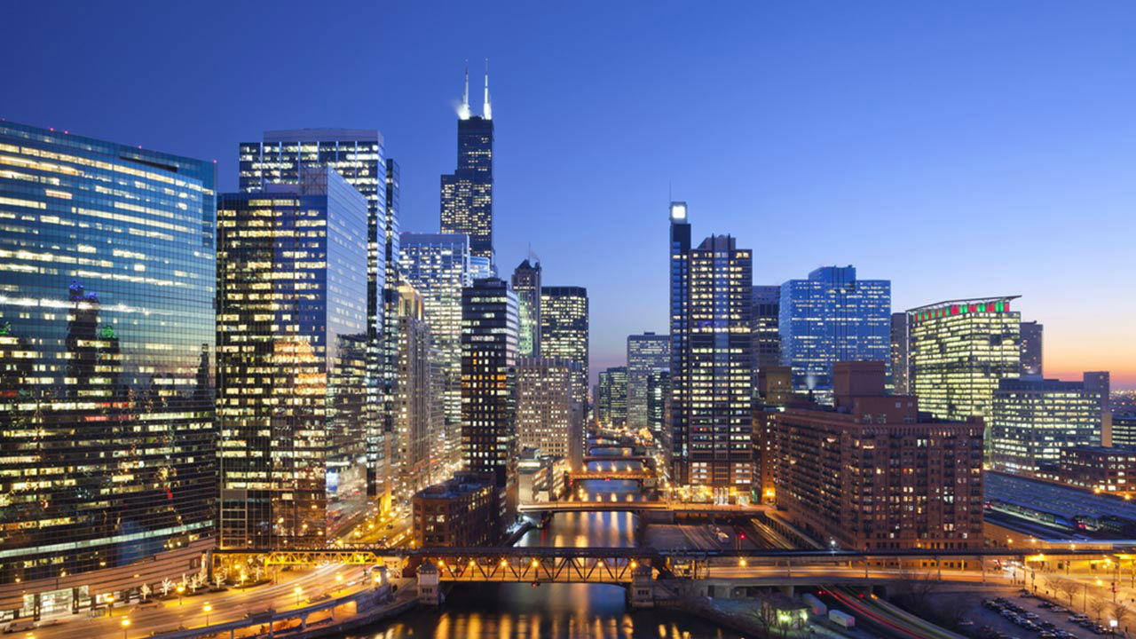 6. Chicago, 48.01 weekly hours spent working/commuting.