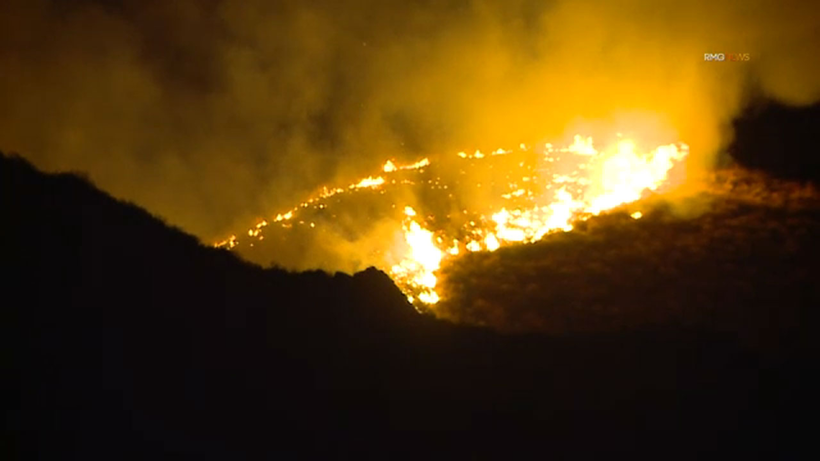 Diamond Fire Hemet brush fire burns 20 acres before crews gain control