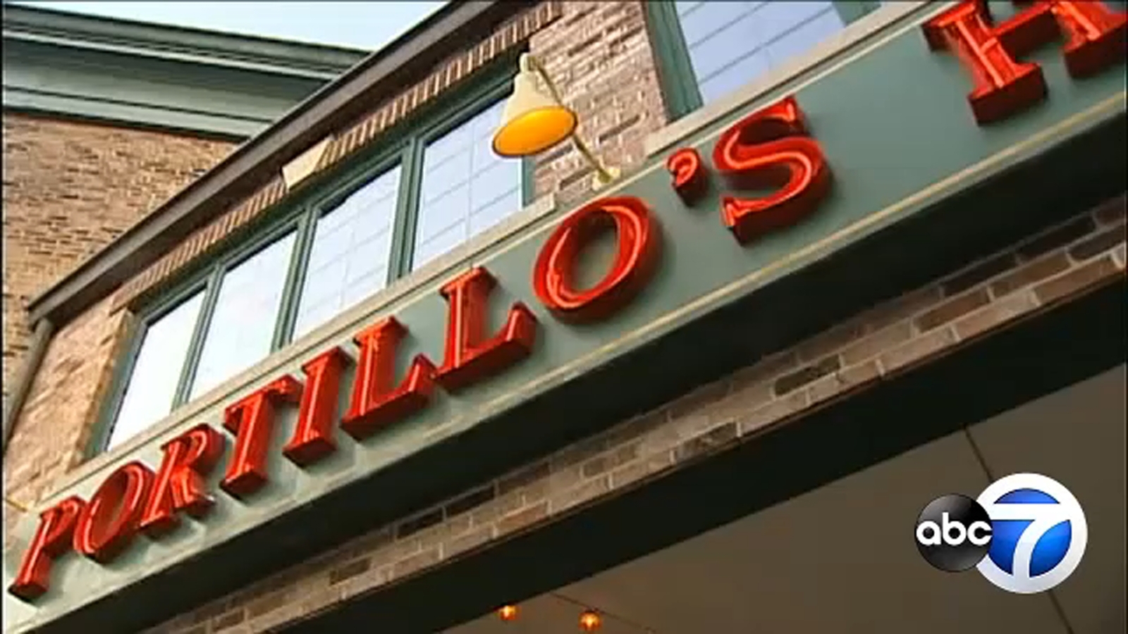 Portillo's Merch Portillo's to open pop-up shop at Woodfield Mall for the holidays ...