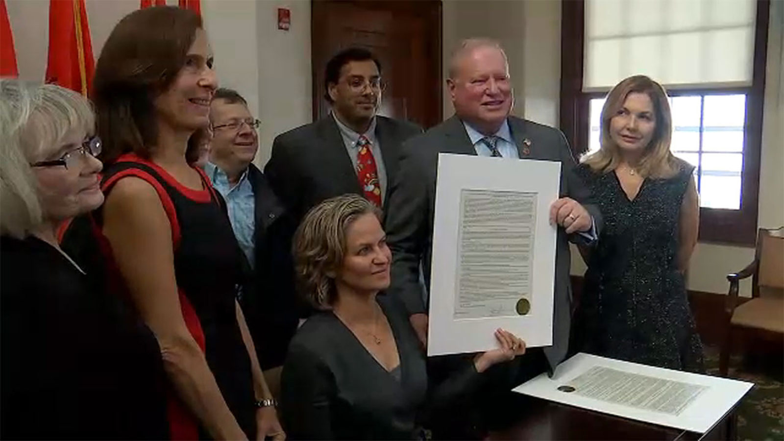 Nassau County Executive Laura Curran signs new bill to place restrictions  on vaping ads on Long Island - ABC7 New York