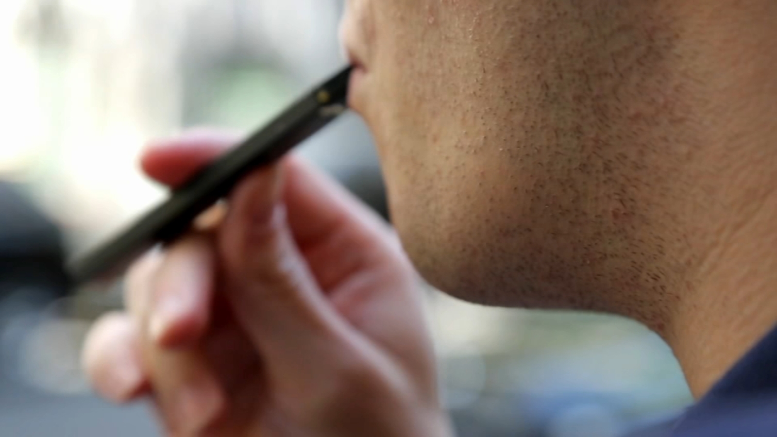 Vaping illness: No 'short list' of suspects, health officials say, but flu season concerns