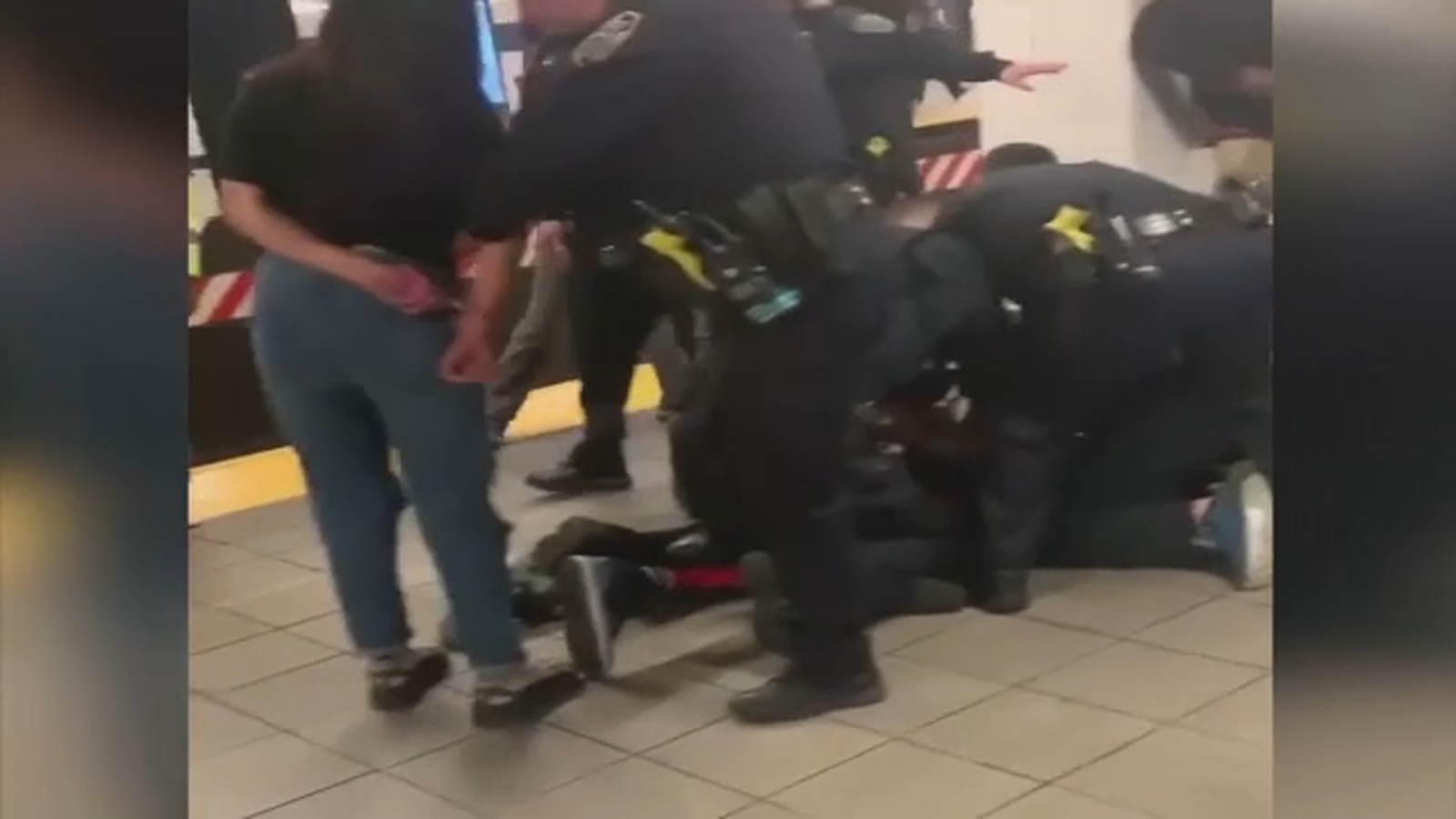 Teen to file 5M lawsuit against NYPD, officer after punch in face during Brooklyn melee ABC7