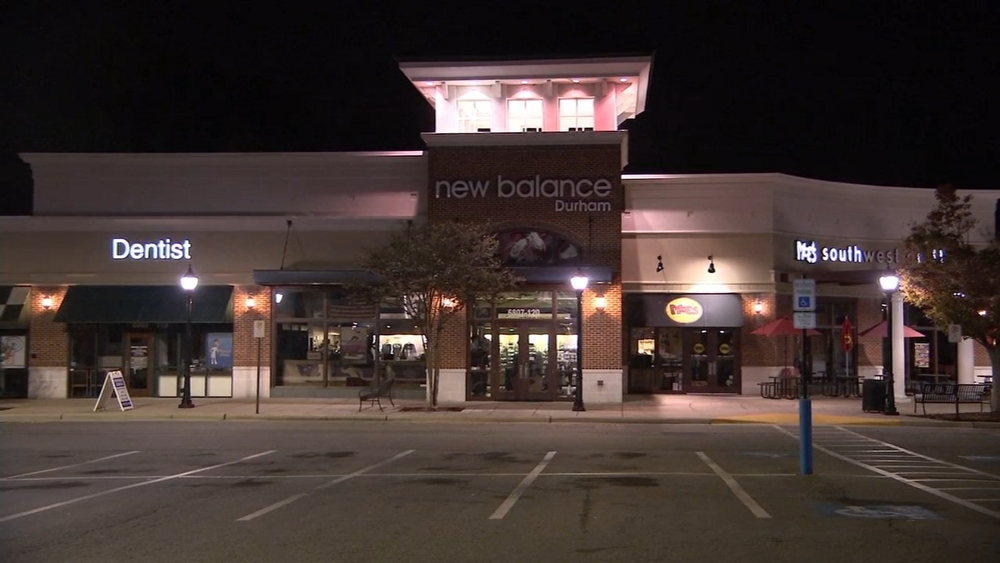 Man threatens to give employee HIV with medical syringe at Streets at Southpoint in Durham