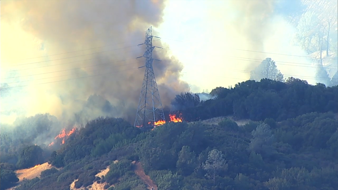 Kincade Fire: CPUC steps up action on PG&E's planned outages