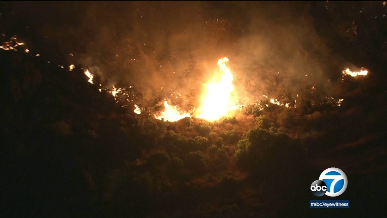 Brush fire breaks out in Fullerton, prompting evacuations