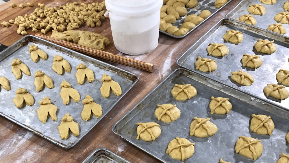 NJ bakery honors the dead with traditional Pan de Muerto bread