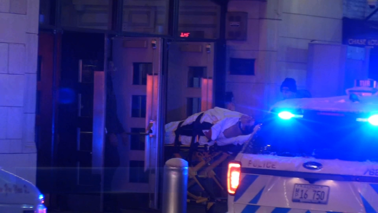 Man critically injured in fall at Chicago Theatre ABC7 Chicago