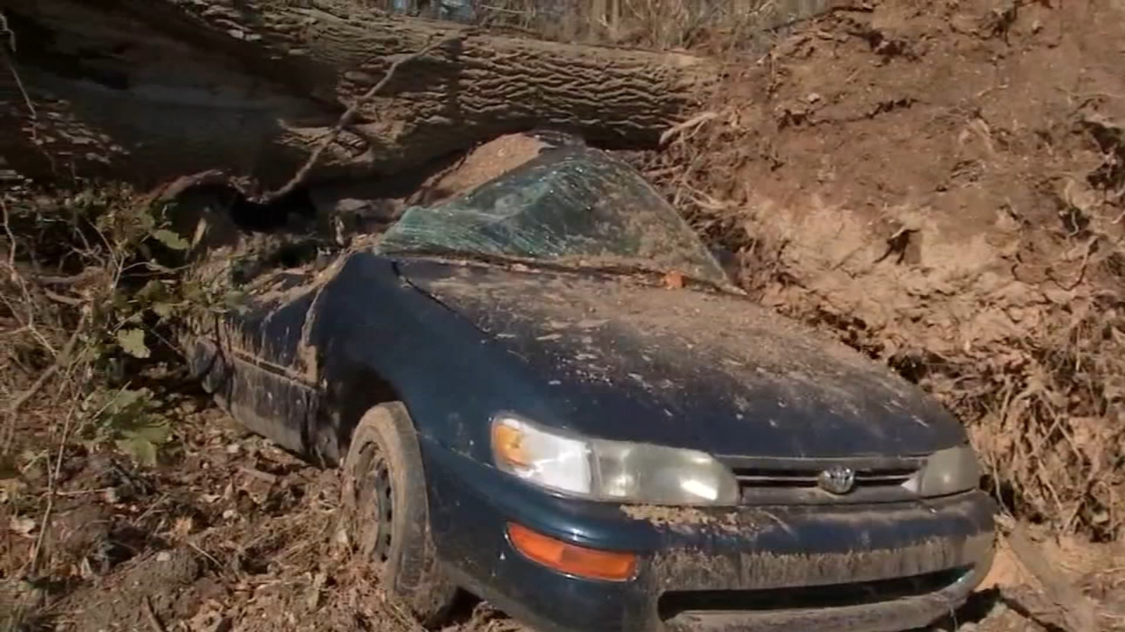 Cleanup continues after powerful EF2 tornado in Thornbury Township, Pennsylvania 6abc
