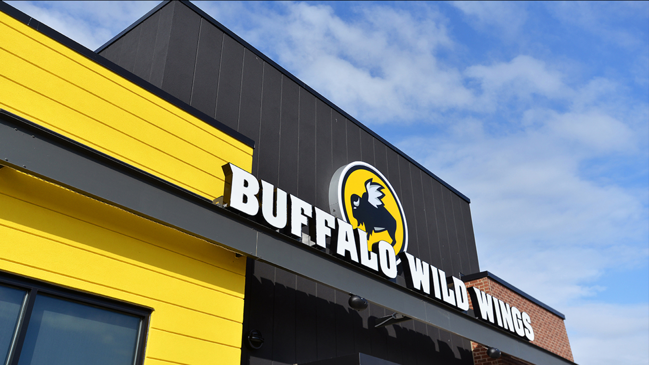 Buffalo Wild Wings fires Naperville employees after group claims they