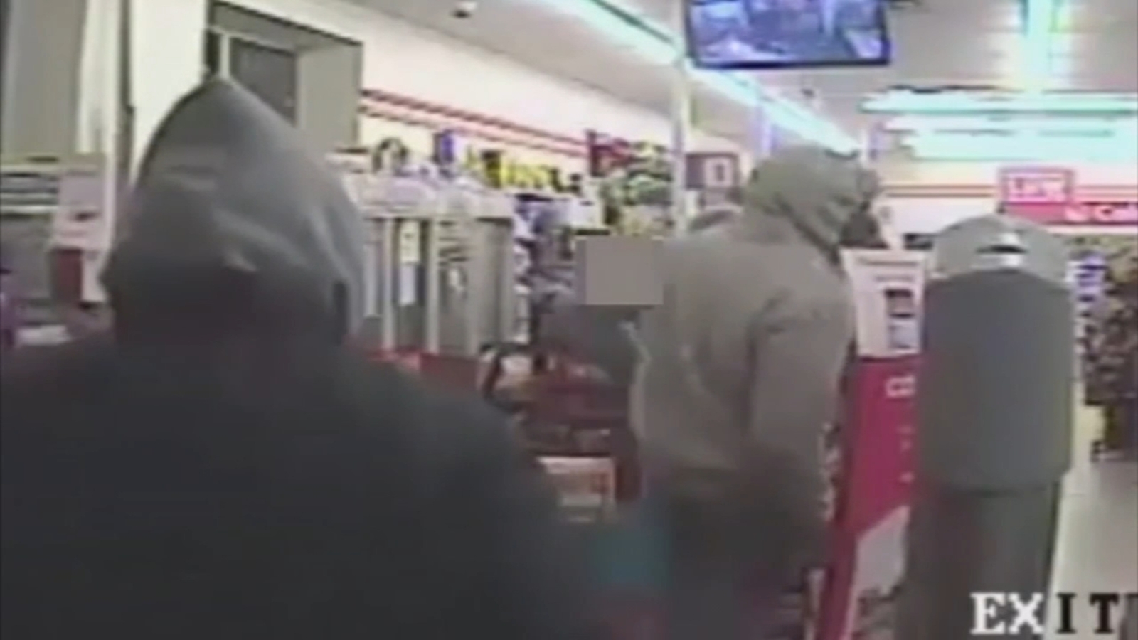 Philadelphia police seek suspects in brazen Family Dollar robbery ...