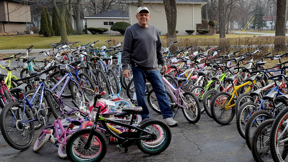 Heroic 'Bike Man' Repairs 3000+ Bicycles For Those In Need