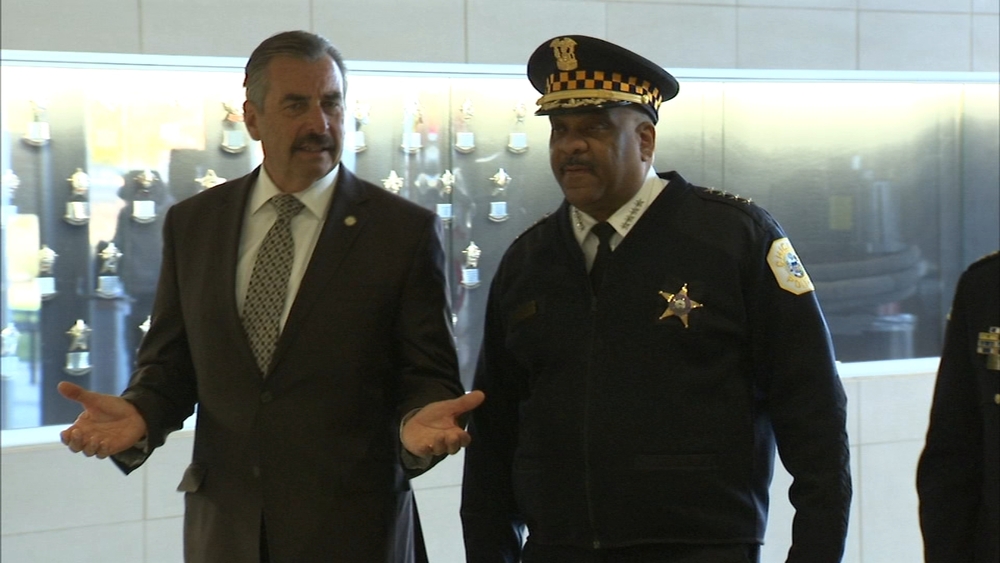 New interim CPD Superintendent Charlie Beck tours Chicago as skepticism grows following Eddie Johnson's retirement announcement