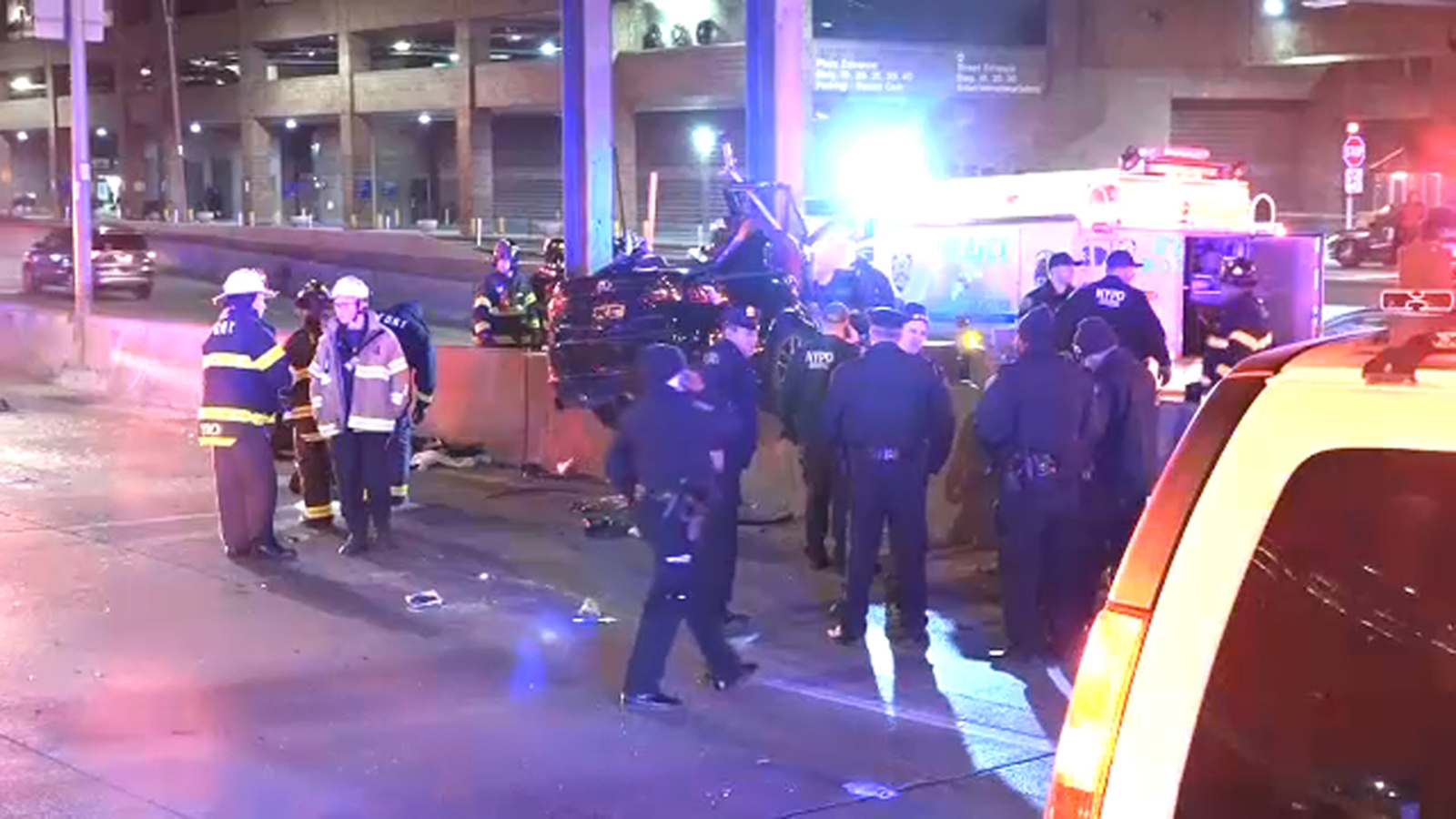 Offduty police officer dead, 2 people injured in crash on the FDR