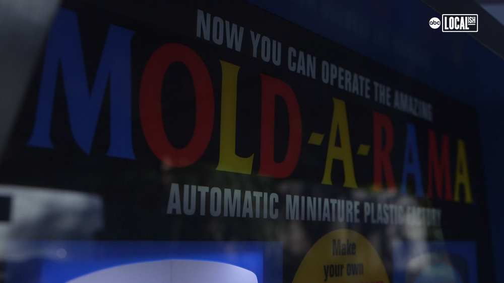 Mold-A-Rama Machines Keep Pumping Out Classic Souvenirs