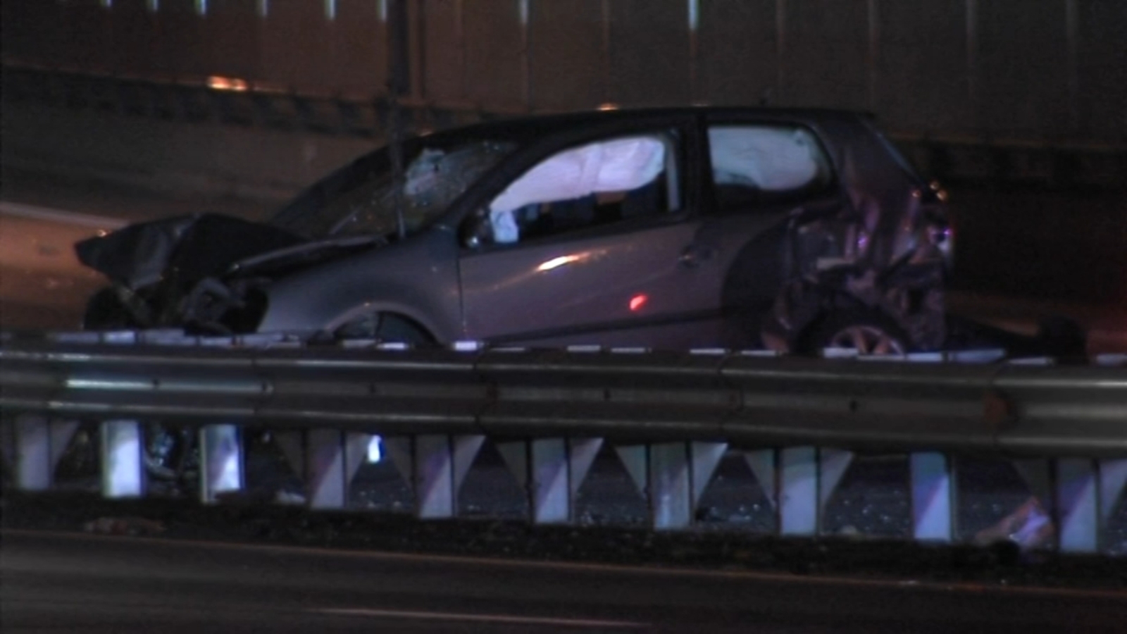 Driver ejected in crash on I-95 in Philadelphia - 6abc Philadelphia