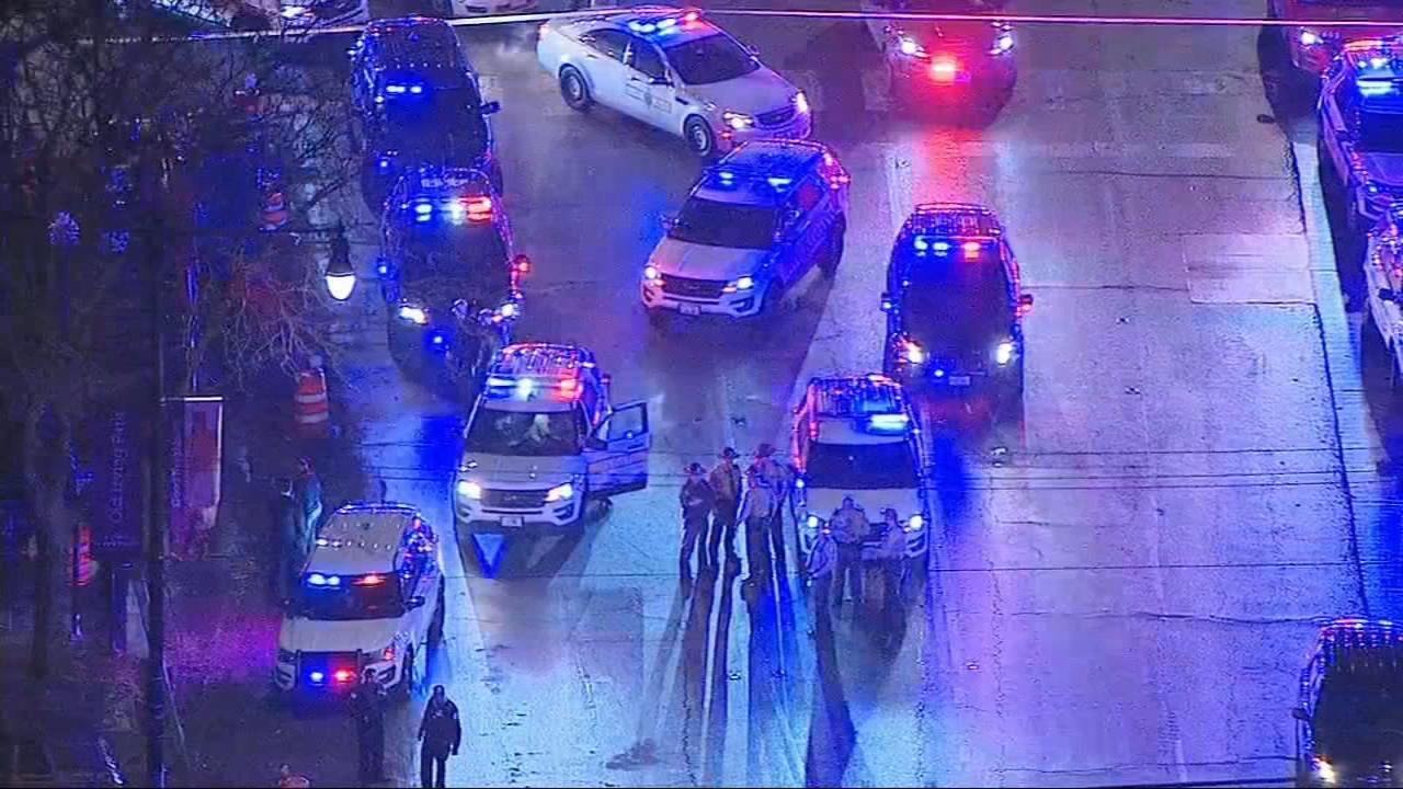 Chicago officer wounded in shootout after Des Plaines bank robbery released from hospital