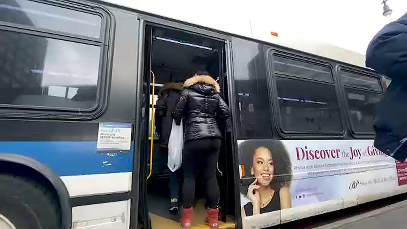 New York City Transit Authority 500,000 skip bus, subway fare every