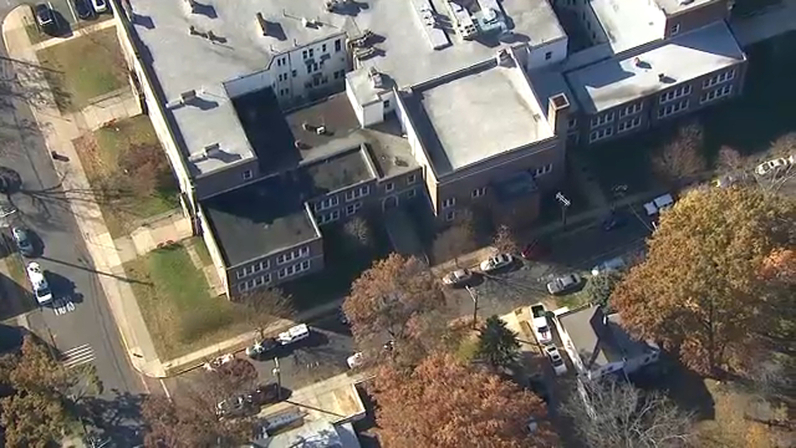 Linden Student Cuts Friend While Playing With Knife In School Hallway Abc7 New York