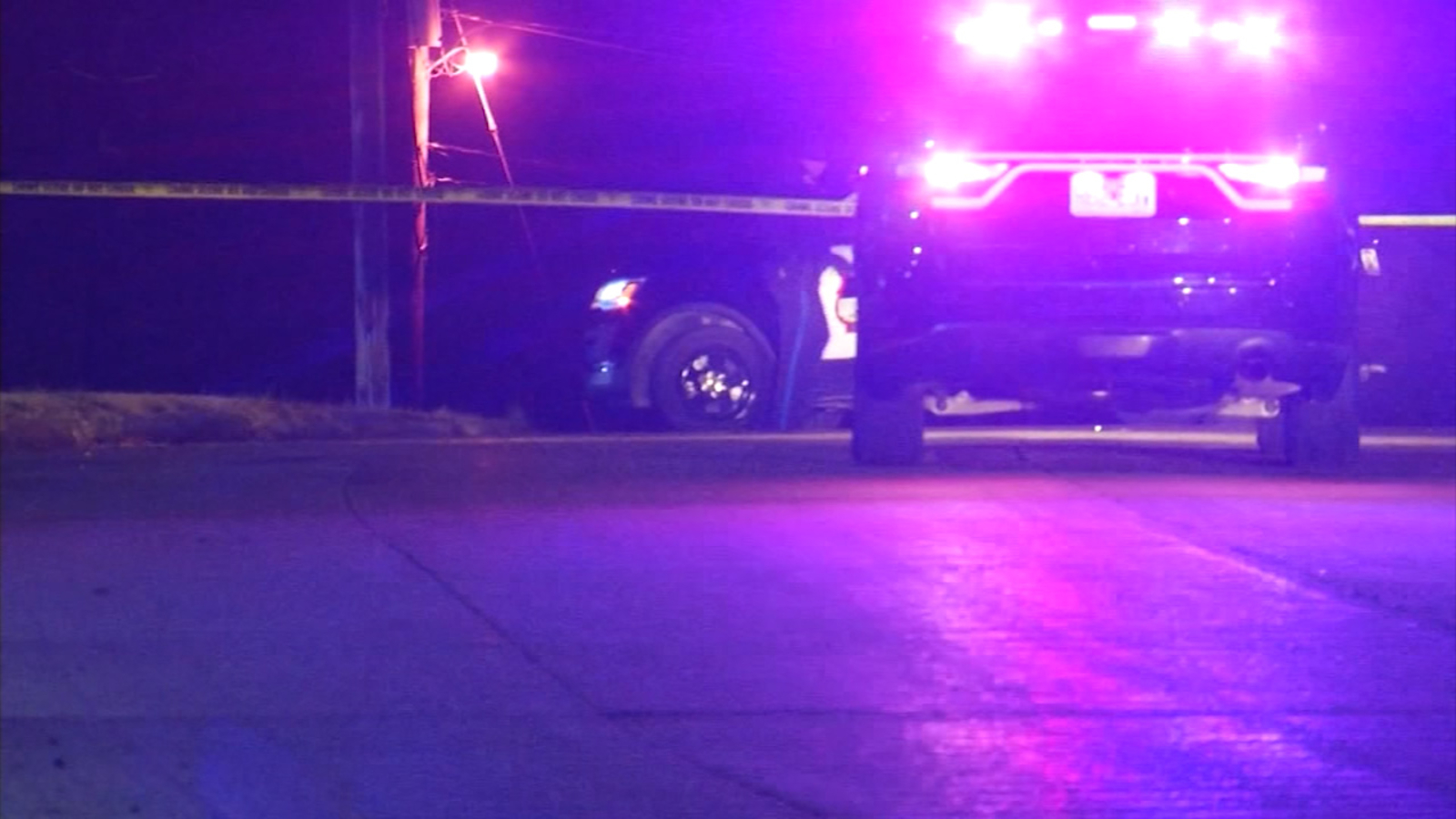 Missouri murder suspect turns himself in at police station covered in