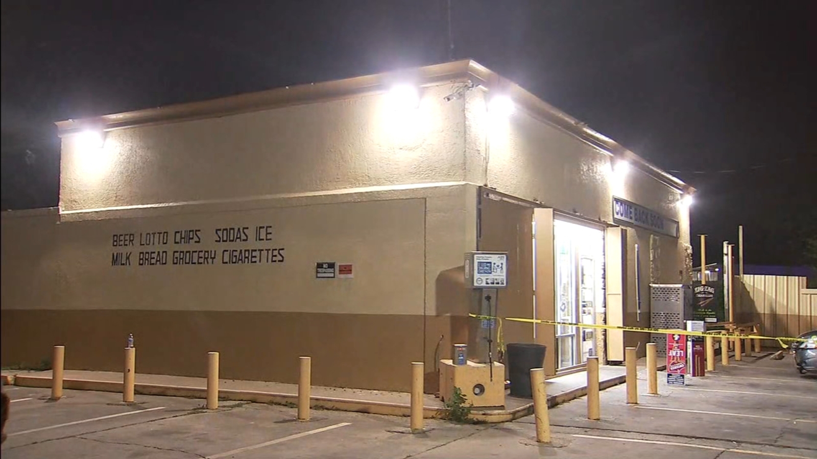 Suspects on the run after shooting clerk in robbery - ABC13 Houston