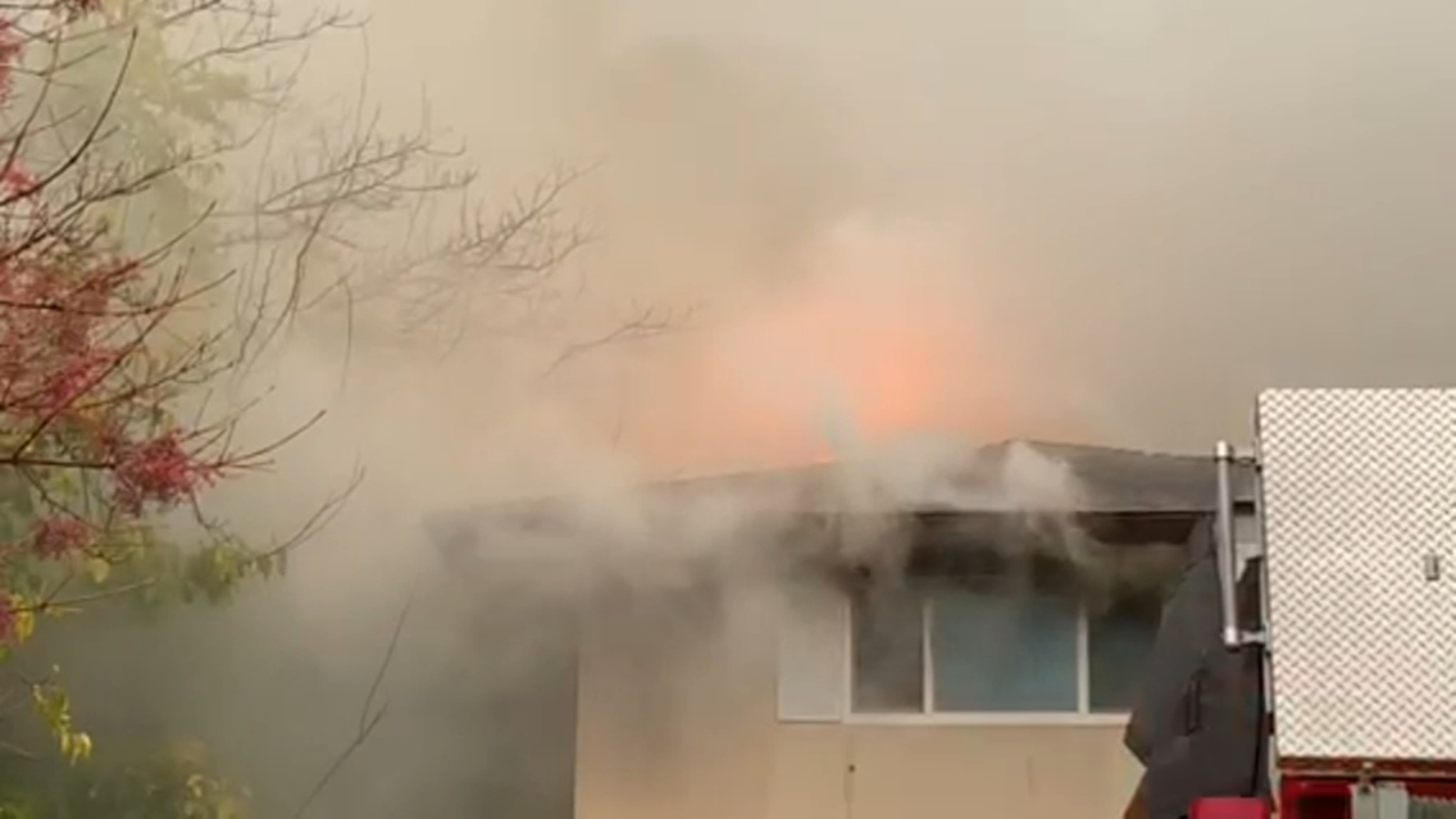 Fire destroys central Fresno home Sunday - ABC30 Fresno