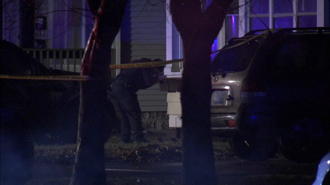 5 shot, 1 fatally, in west suburban Aurora, police say