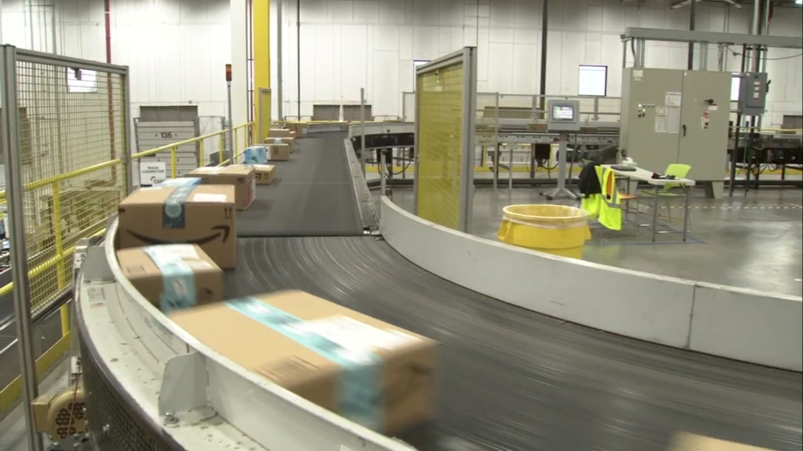 Amazon fulfillment center in Tracy busy on Cyber Monday - ABC7 San ...