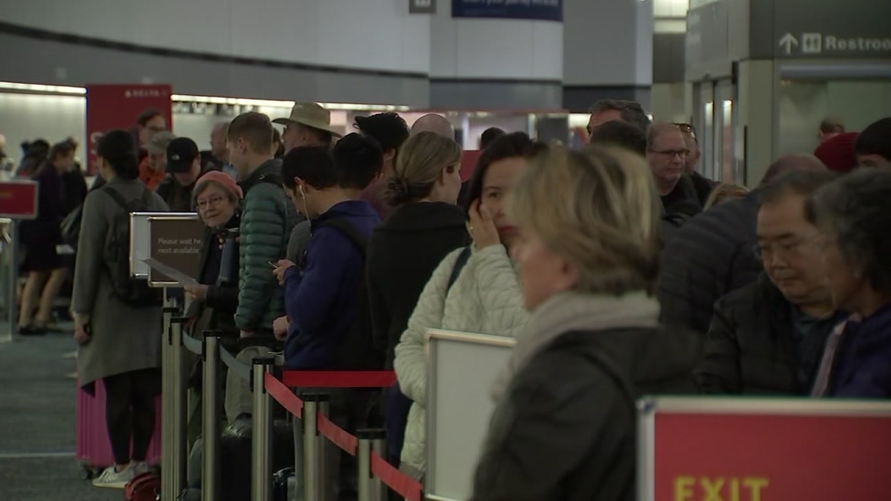 Wet weather creates travel headache for many Bay Area residents