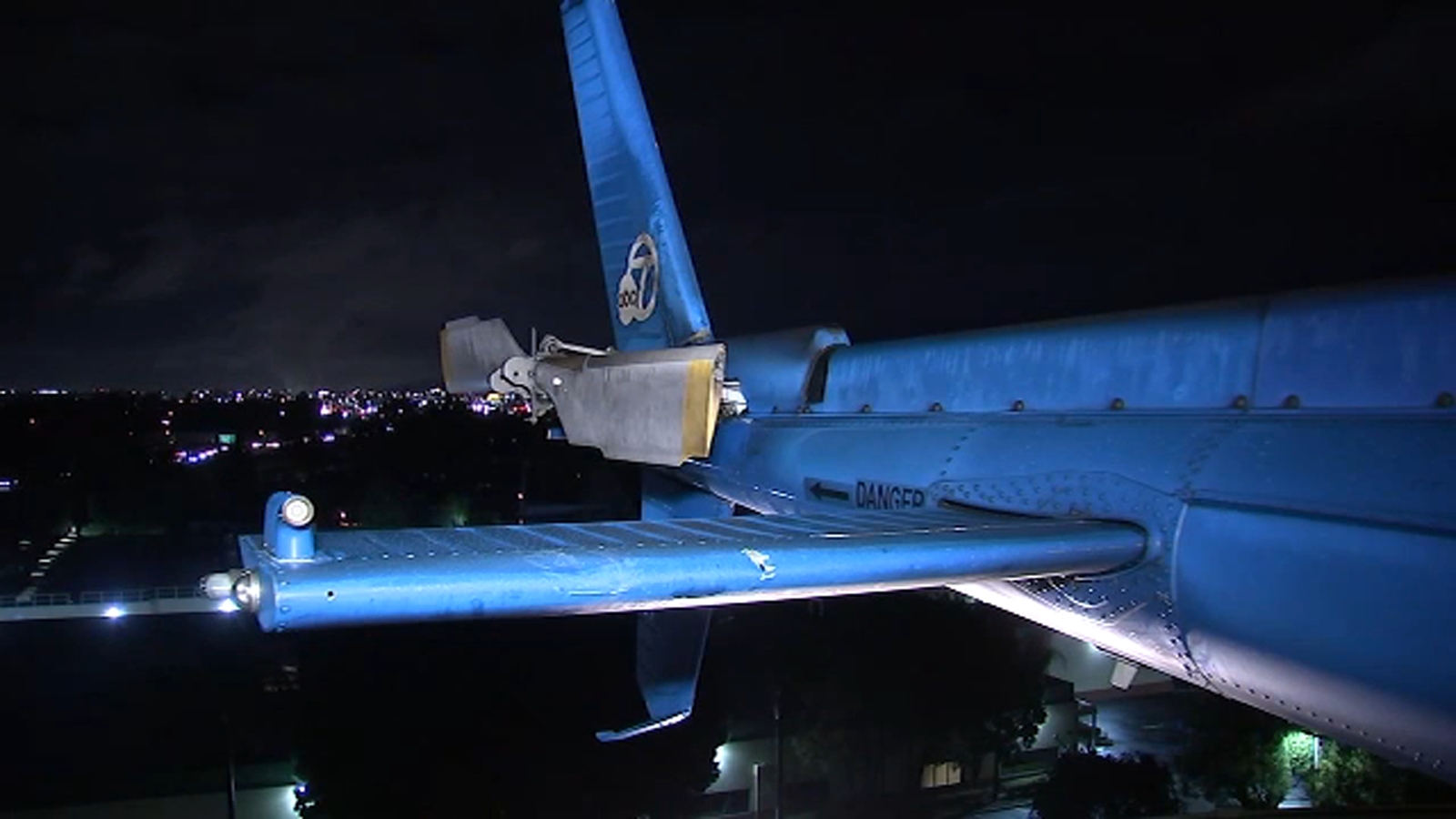 News Chopper Air7 Hd Struck By Suspected Drone Over Downtown Los Angeles Makes Precautionary Landing Abc7 New York