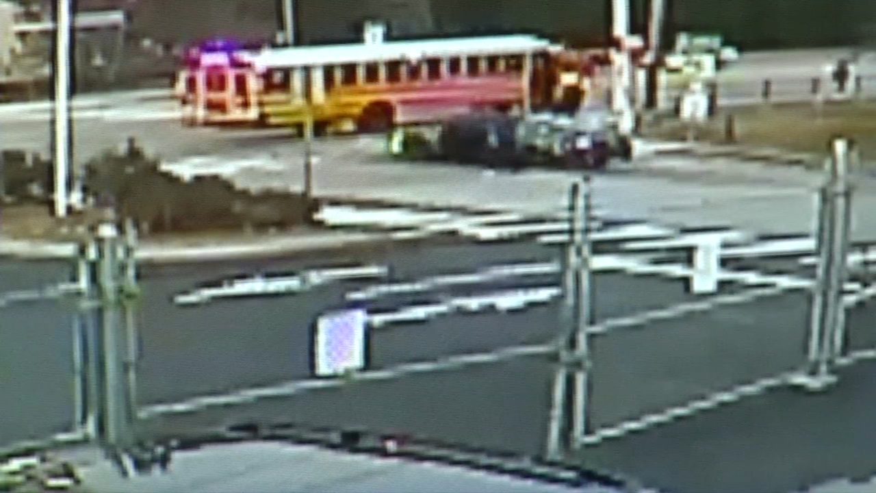 Man with gun terrorizes school bus full of kids in Wilmington, Delaware