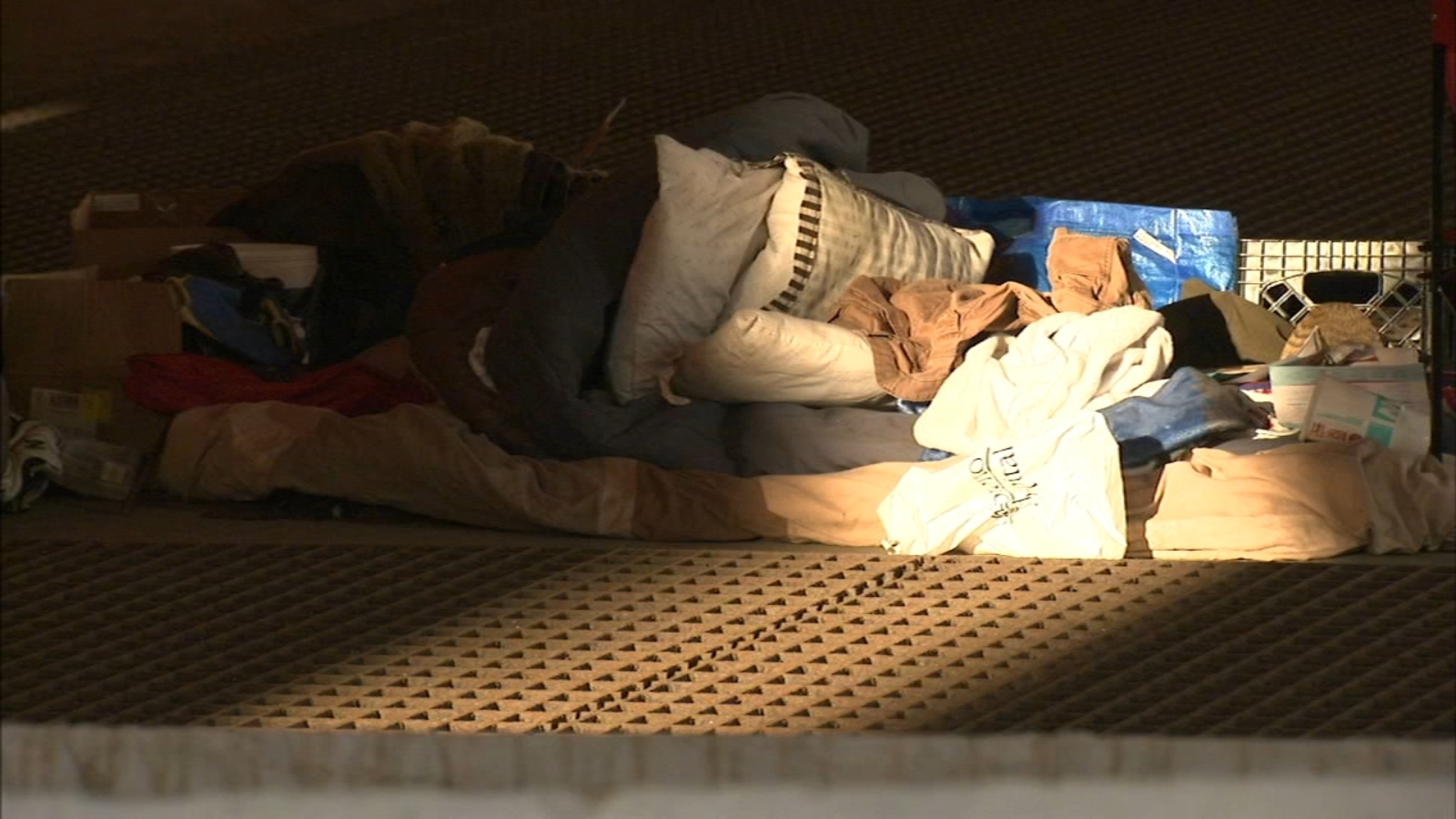 'World's Big Sleep Out' More than 100 sleep outside at DePaul