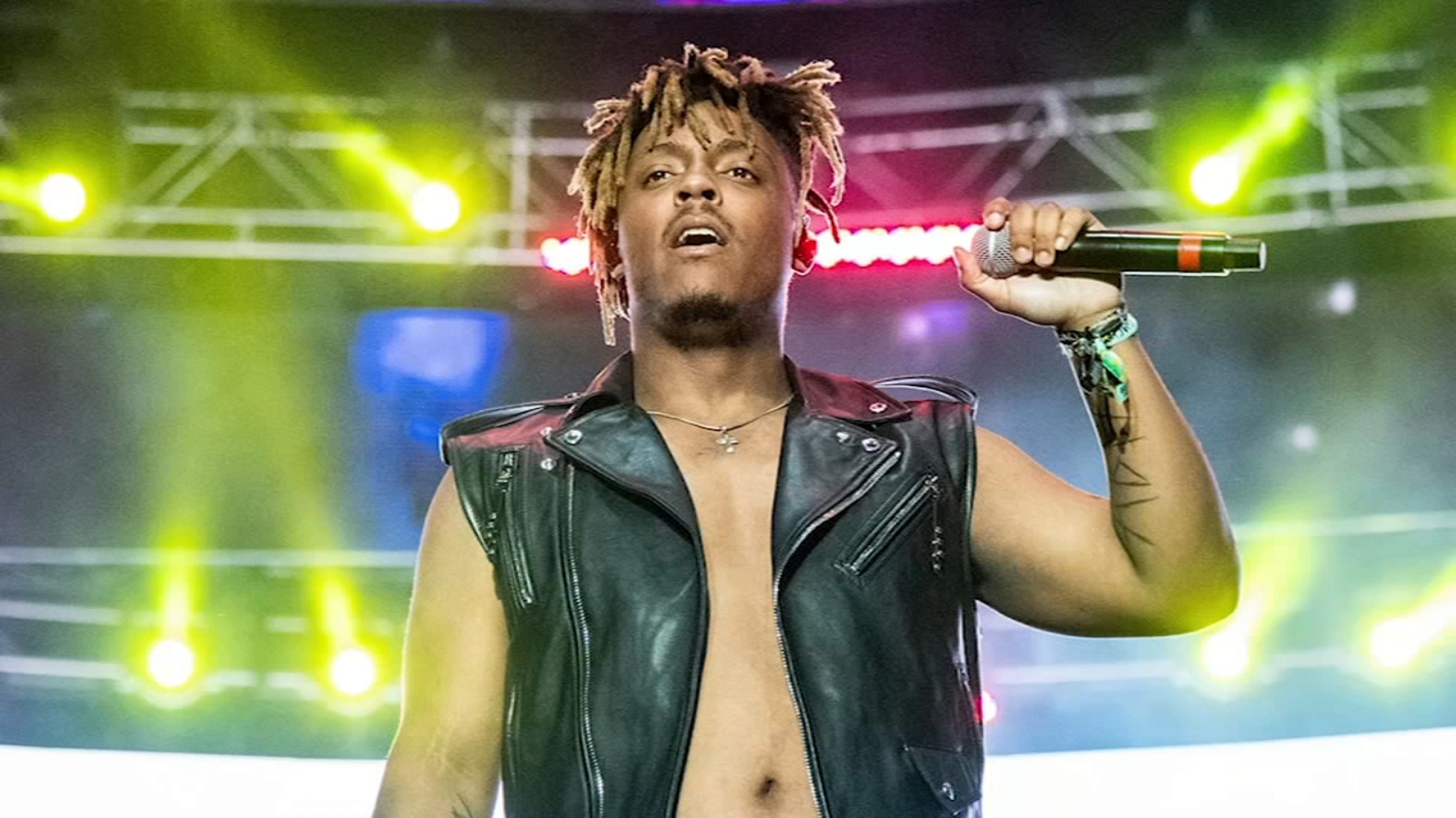 chicago born rapper juice wrld dies age 21 after suffering medical chicago born rapper juice wrld dies age 21 after suffering medical