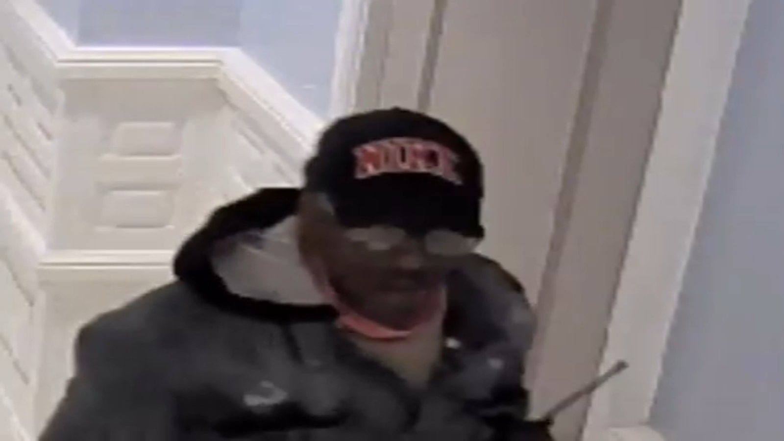 Suspect sought for burglary of Center City business - 6abc Philadelphia