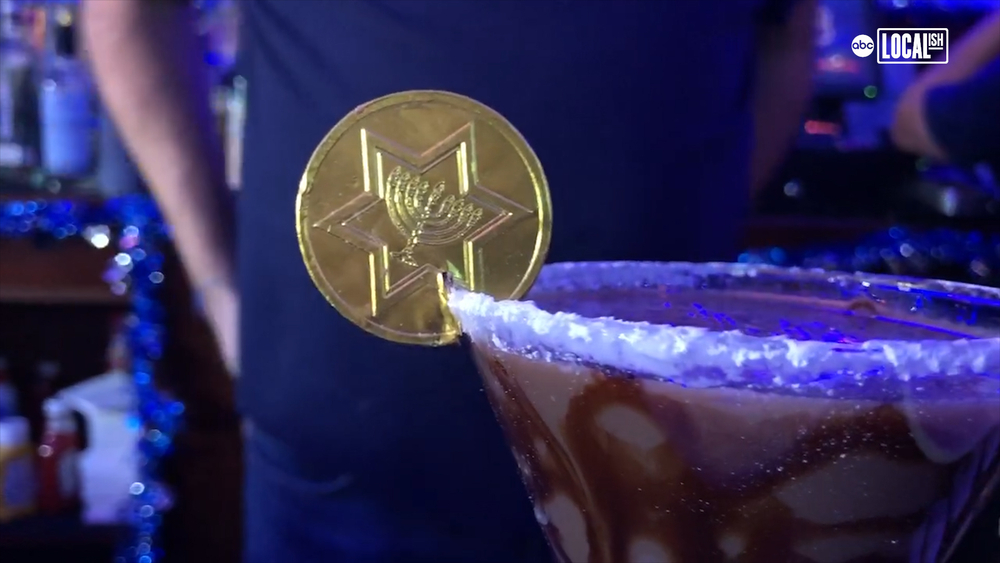 Hanukkah Pop-Up Bar in Chicago Celebrates '8 Crazy Nights'