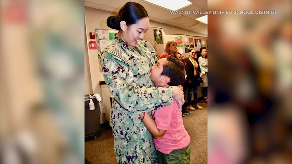 Surprise military homecoming: Walnut 2nd grader reunites with sister