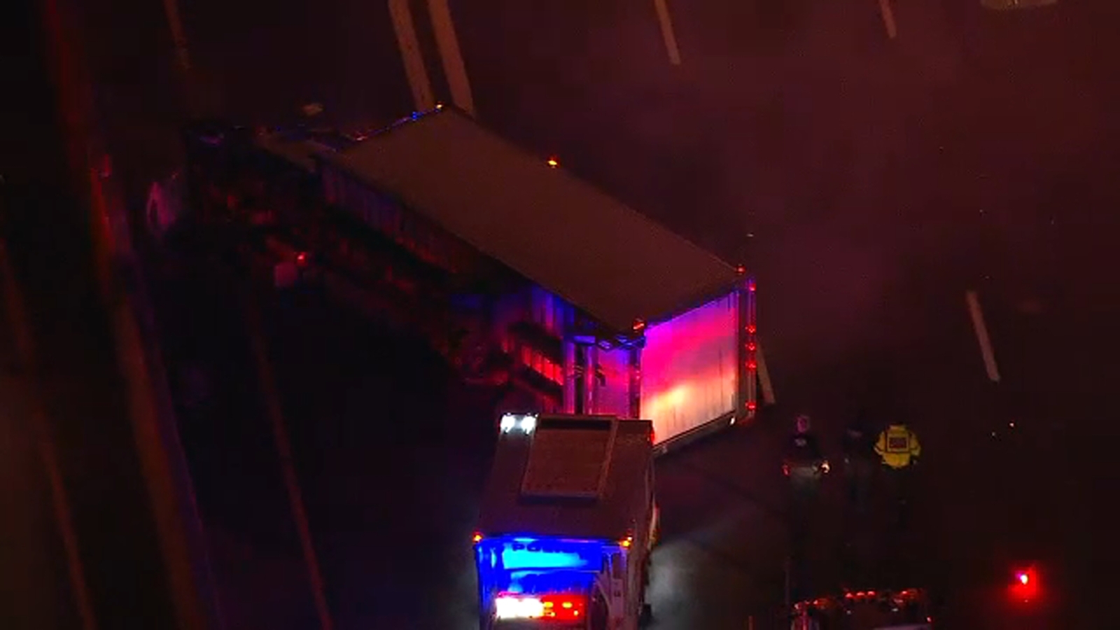 Overturned box truck snarls morning commute on Long Island Expressway