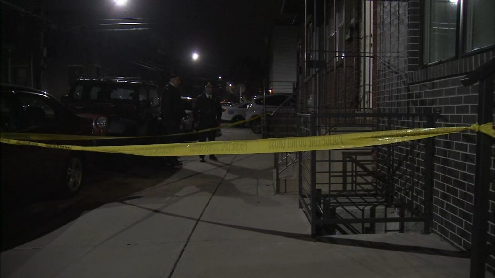 Victim shot while fighting off home intruders in Kensington section of ...
