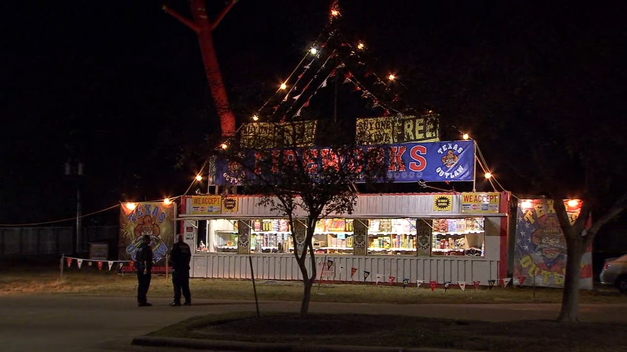 1 dead, 1 hurt after attempting to rob fireworks stand: HCSO