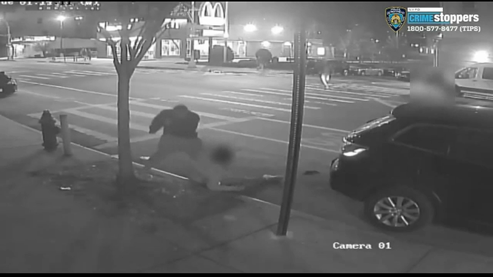 Man, 60, dies after being beaten during $1 mugging in NYC
