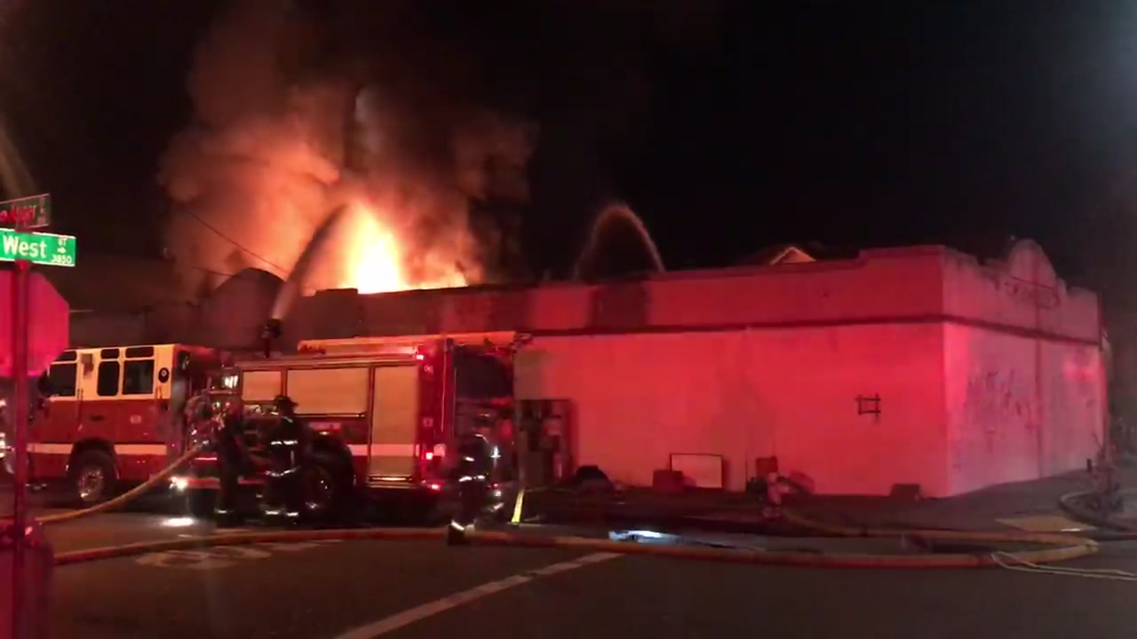 8 escape fire at red-tagged warehouse in Oakland