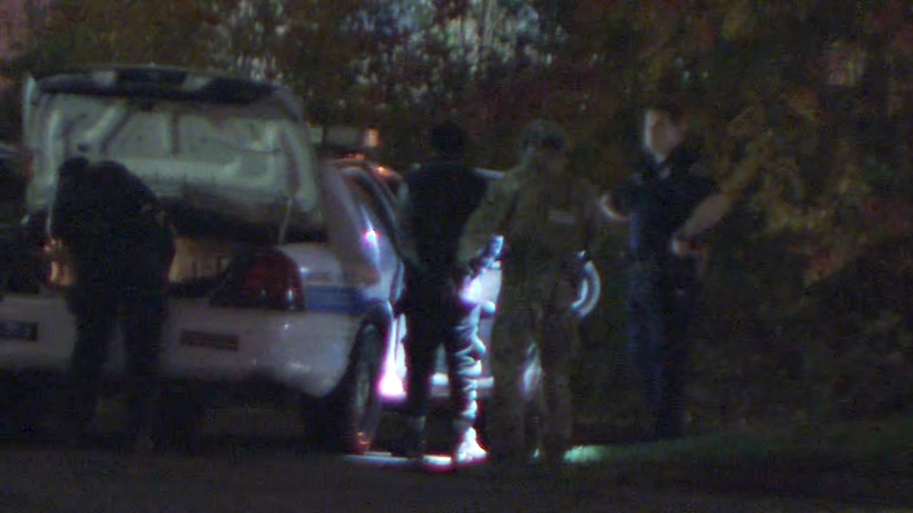 Man arrested after barricaded himself inside pawn shop