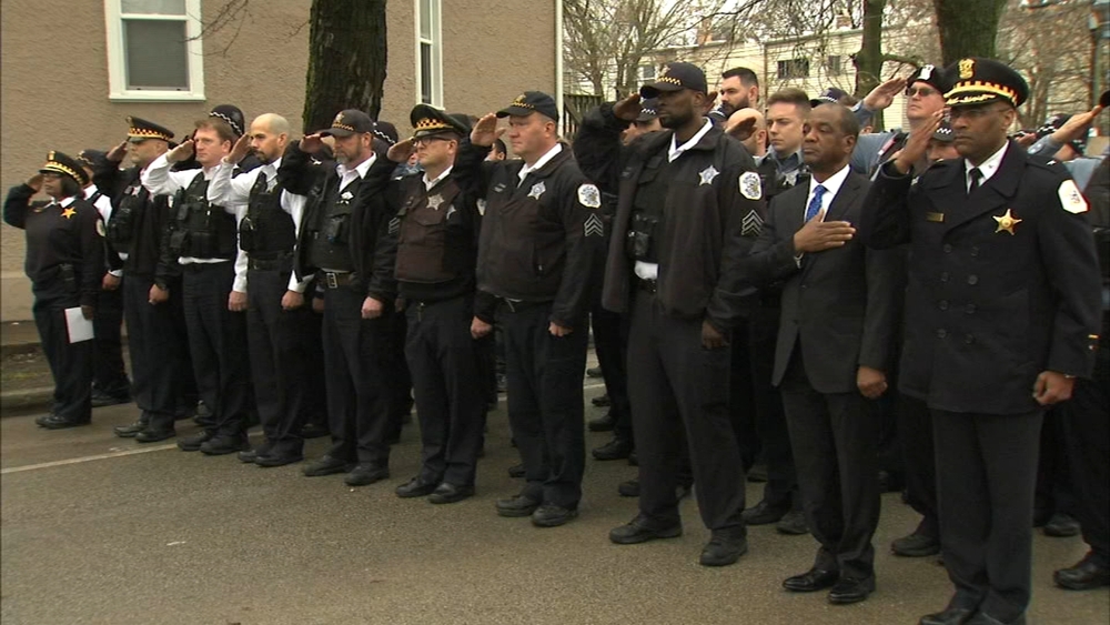 Memorial roll call held to honor Chicago officer killed while attempting to stop robbery in 2011