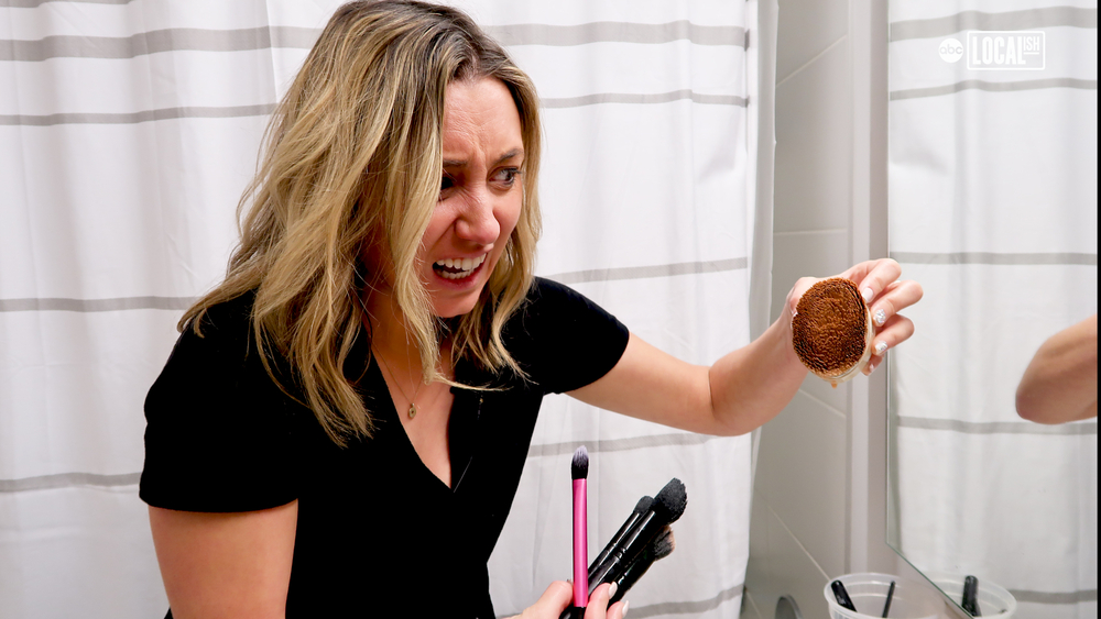 Super easy tips to clean makeup brushes and sponges