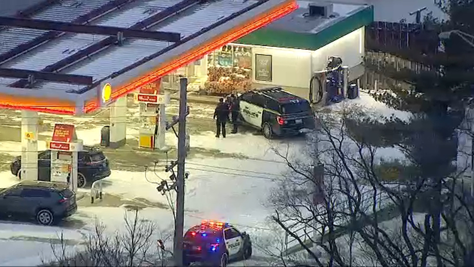 Elmhurst gas station robbery: police ask for public's help finding ...