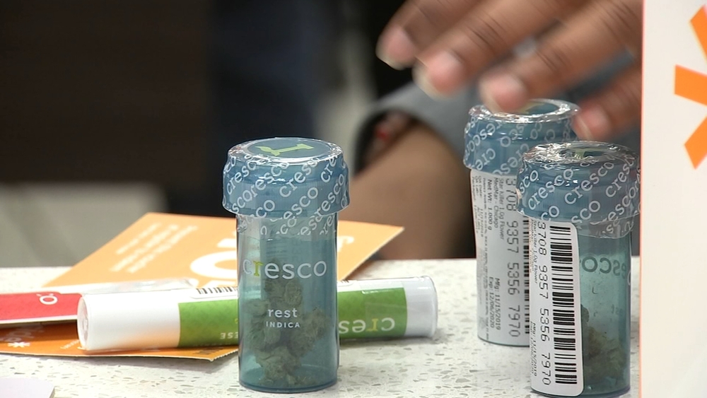 Illinois marijuana dispensaries begin recreational sales on first day of legalization