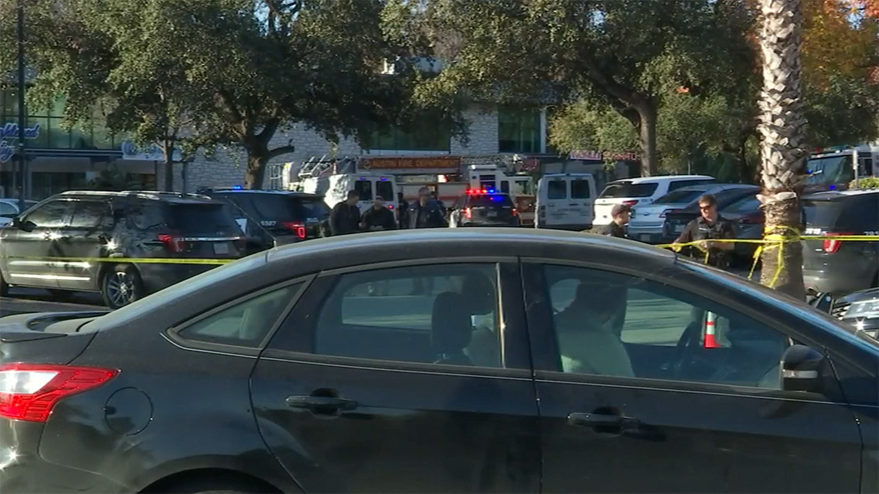 1 dead, suspect in custody in Austin 'stabbing incident'