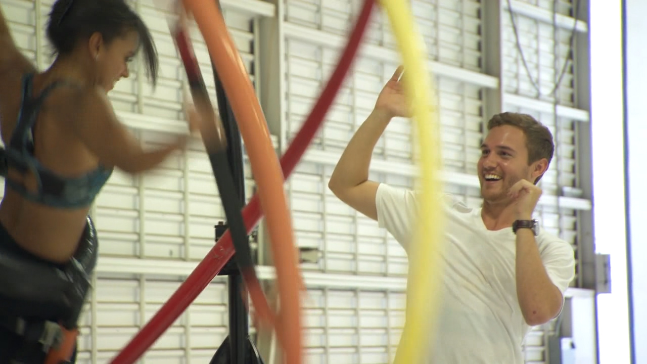 'The Bachelor' 2020: Behind-the-scenes look at Pilot Peter's 1st group date