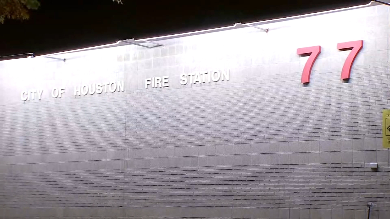 Baby dies after being rushed to fire station by mother