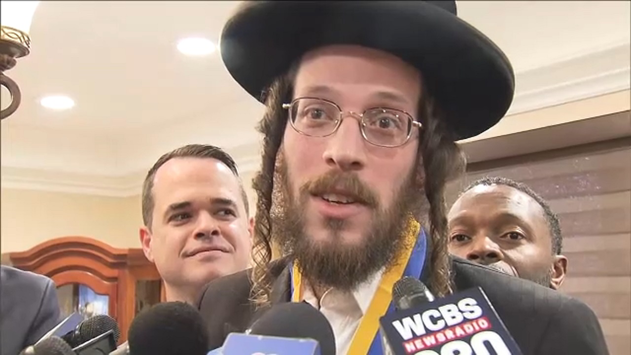 Man who tried to stop Monsey attack receives medal