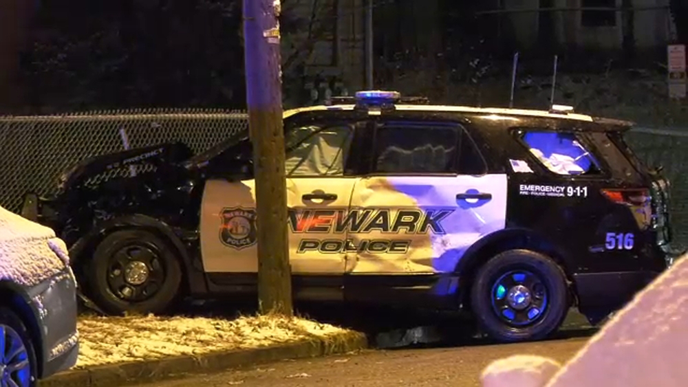 Multiple vehicles, police cruiser crash in Newark; 5 hurt